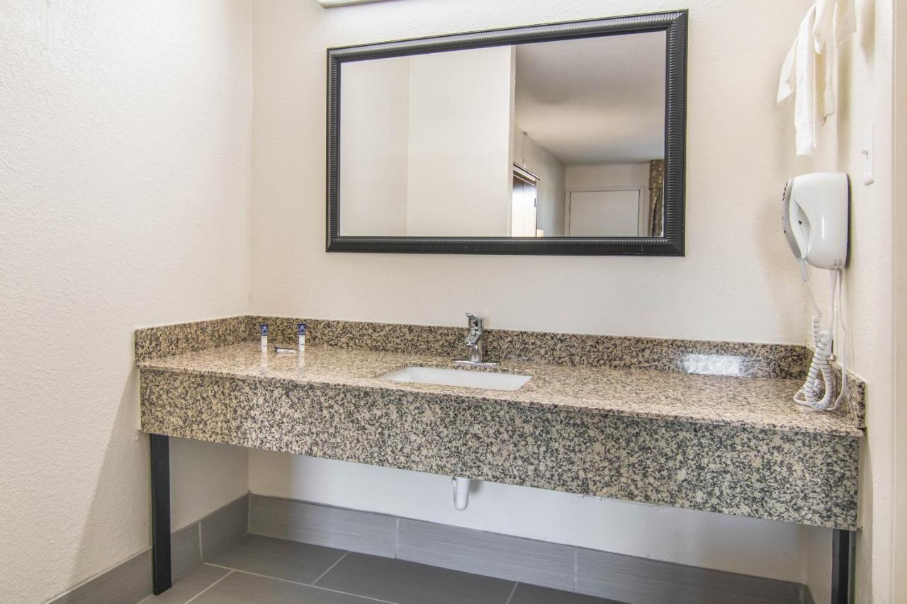 Americas Best Value Inn Perry Eksteriør billede